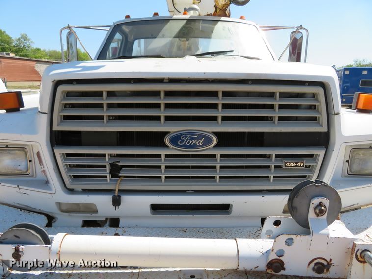 image for item DN5770 1989 Ford F800  digger derrick truck