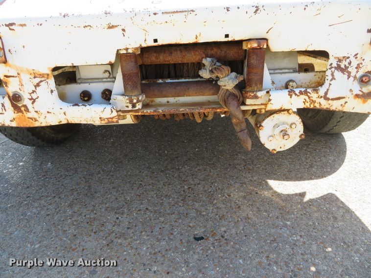 image for item DN5770 1989 Ford F800  digger derrick truck