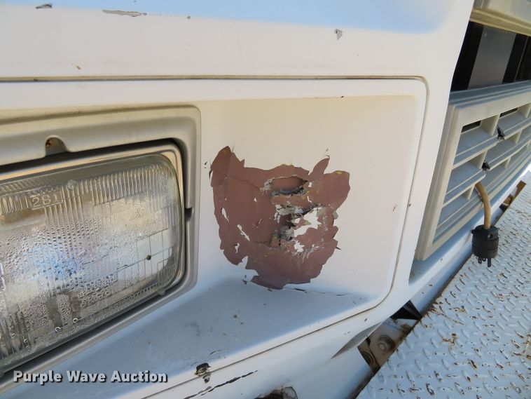 image for item DN5770 1989 Ford F800  digger derrick truck