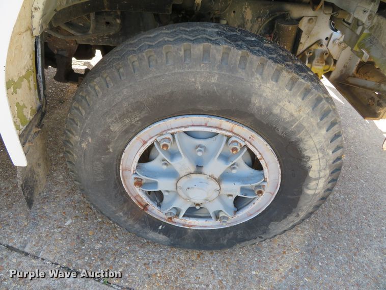 image for item DN5770 1989 Ford F800  digger derrick truck