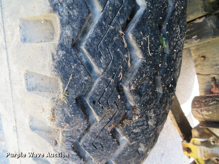 image for item DN5770 1989 Ford F800  digger derrick truck