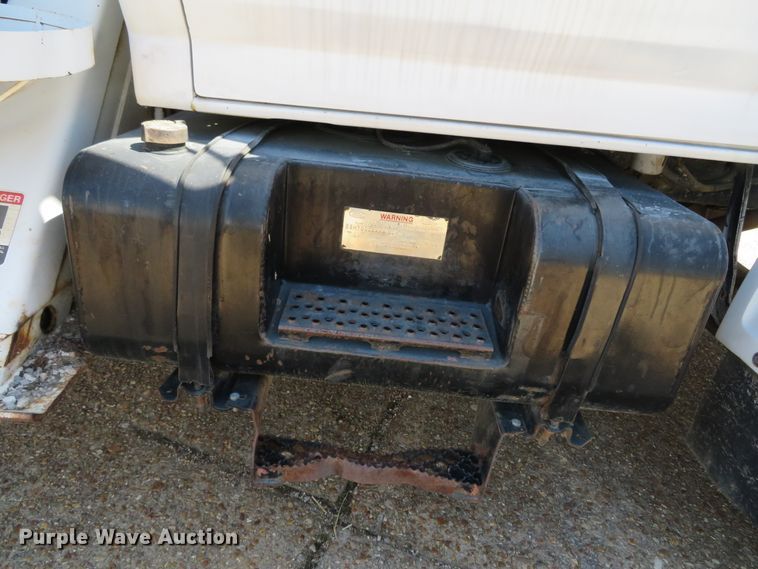 image for item DN5770 1989 Ford F800  digger derrick truck