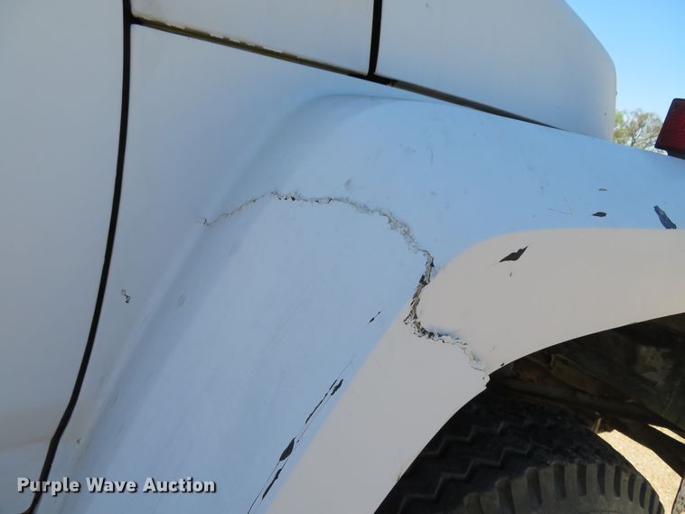 image for item DN5770 1989 Ford F800  digger derrick truck