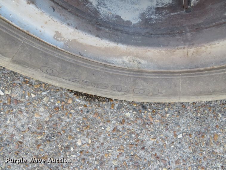 image for item DN5770 1989 Ford F800  digger derrick truck