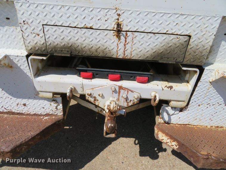 image for item DN5770 1989 Ford F800  digger derrick truck