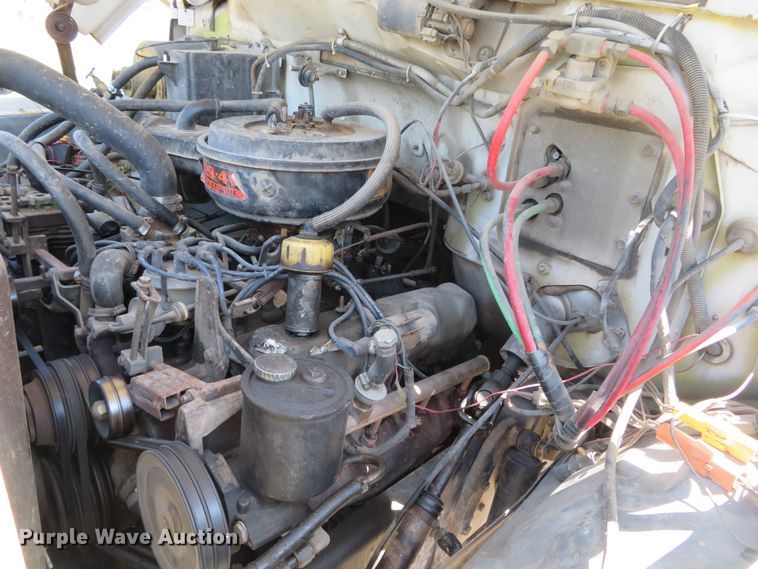 image for item DN5770 1989 Ford F800  digger derrick truck