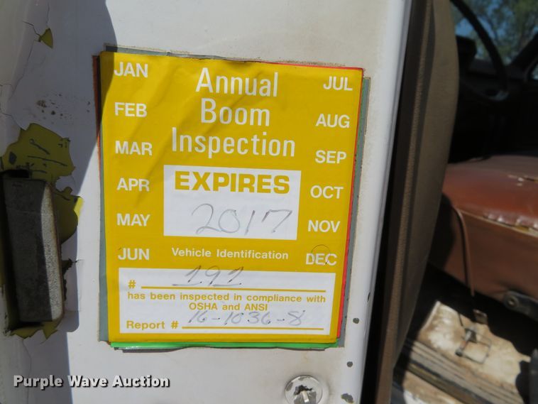 image for item DN5770 1989 Ford F800  digger derrick truck