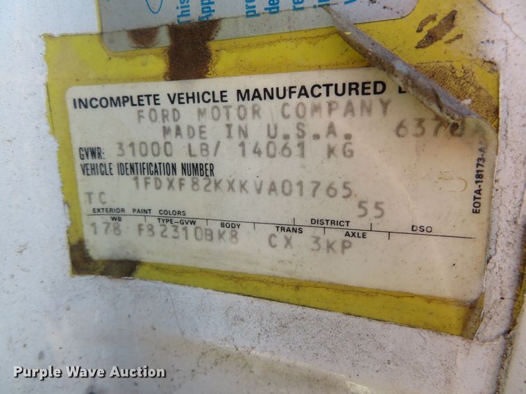 image for item DN5770 1989 Ford F800  digger derrick truck