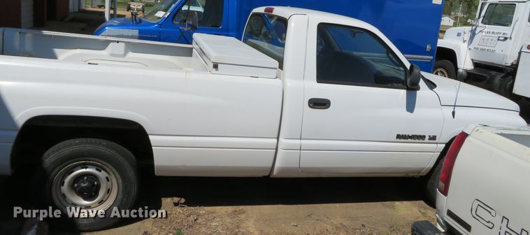 image for item DN5771 2001 Dodge Ram 1500  pickup truck