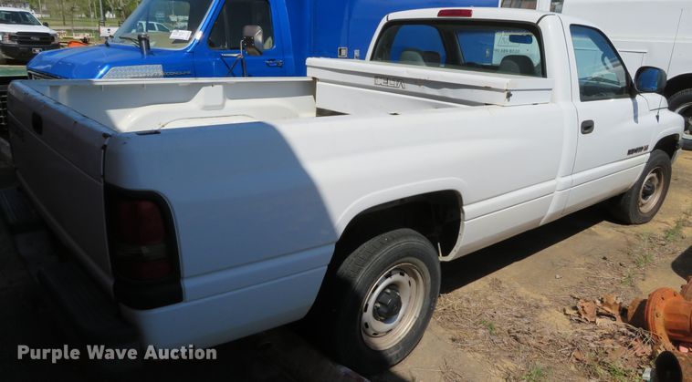 image for item DN5771 2001 Dodge Ram 1500  pickup truck