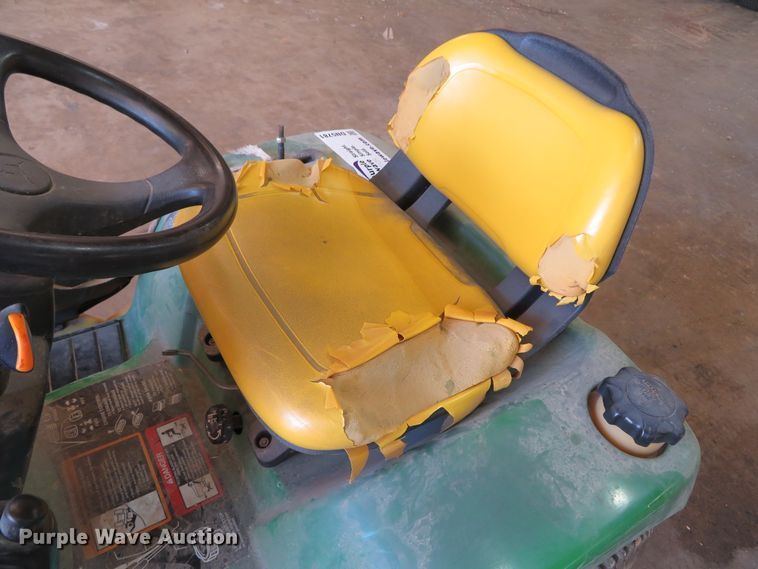 image for item DN5781 John Deere GT235  lawn mower