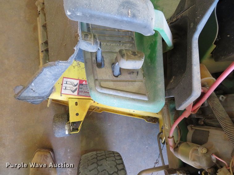 image for item DN5781 John Deere GT235  lawn mower