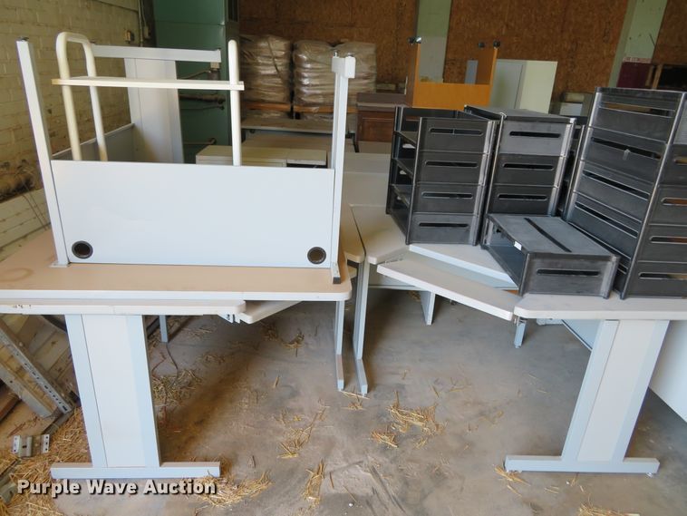 image for item DN5782 Office furniture