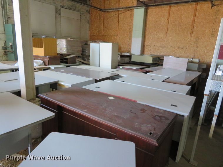 image for item DN5782 Office furniture