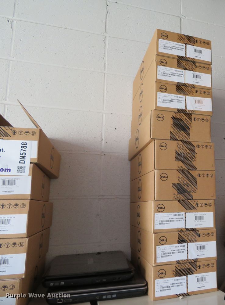 image for item DN5788 (15) Dell P25 Smart Hubs