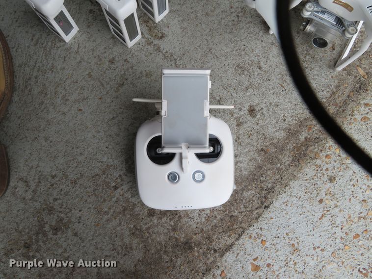 image for item DN5792 (2) DJI PV331/Phantom 3 drones