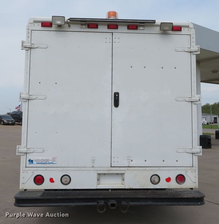 image for item DN5806 2005 Ford E450  delivery truck