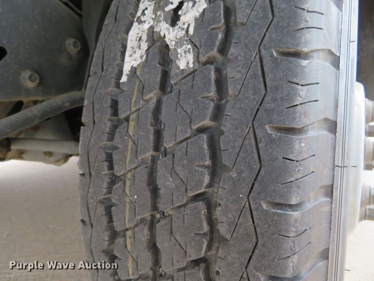 image for item DN5806 2005 Ford E450  delivery truck