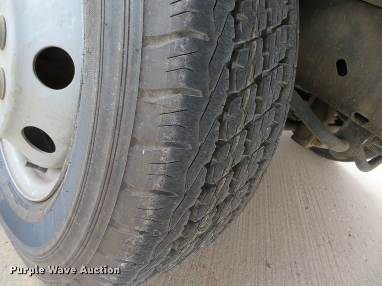 image for item DN5806 2005 Ford E450  delivery truck