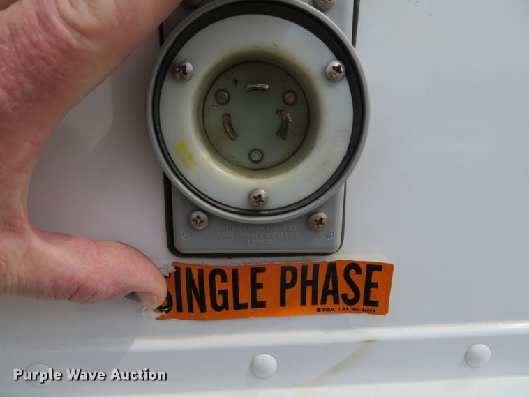 image for item DN5806 2005 Ford E450  delivery truck