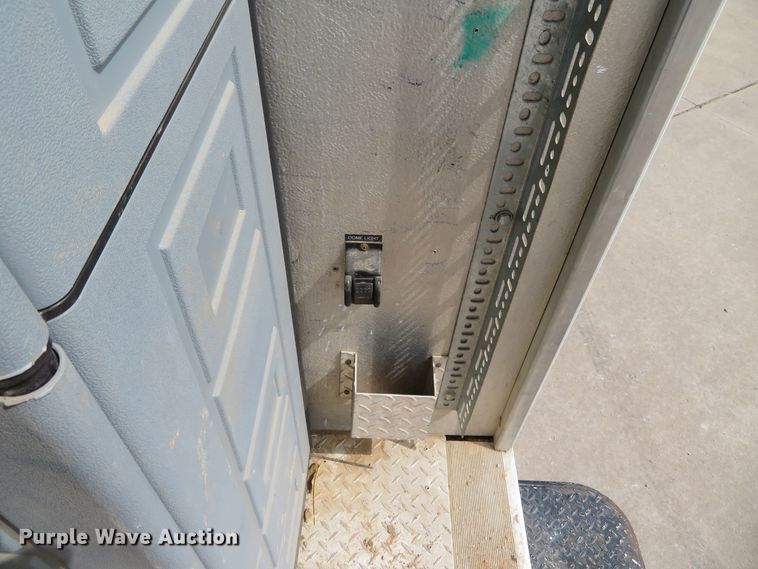 image for item DN5806 2005 Ford E450  delivery truck