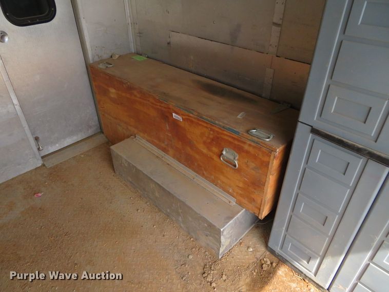 image for item DN5806 2005 Ford E450  delivery truck