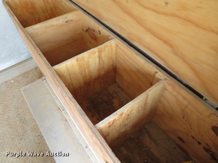 image for item DN5806 2005 Ford E450  delivery truck