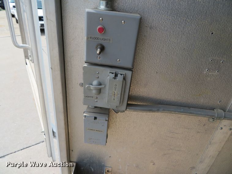 image for item DN5806 2005 Ford E450  delivery truck