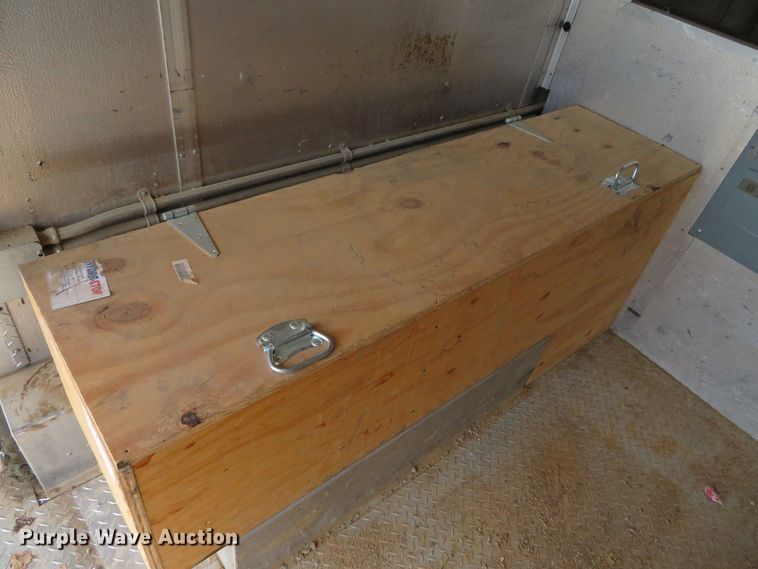 image for item DN5806 2005 Ford E450  delivery truck