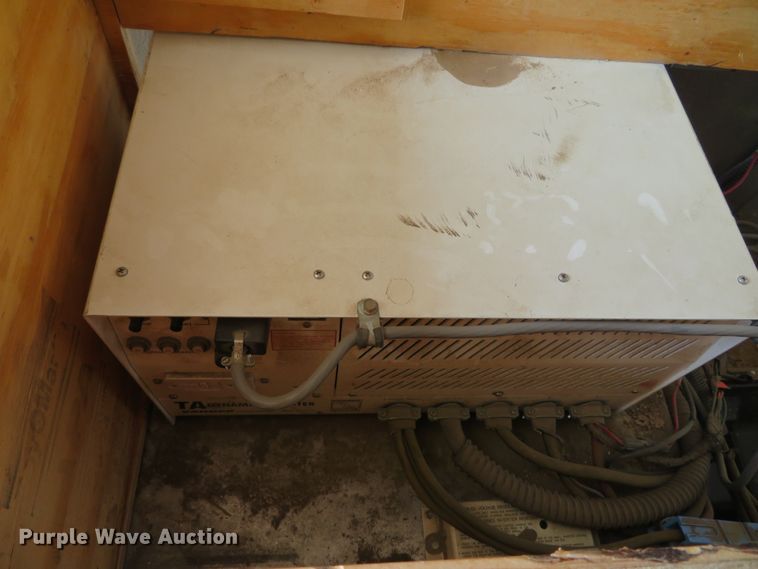 image for item DN5806 2005 Ford E450  delivery truck