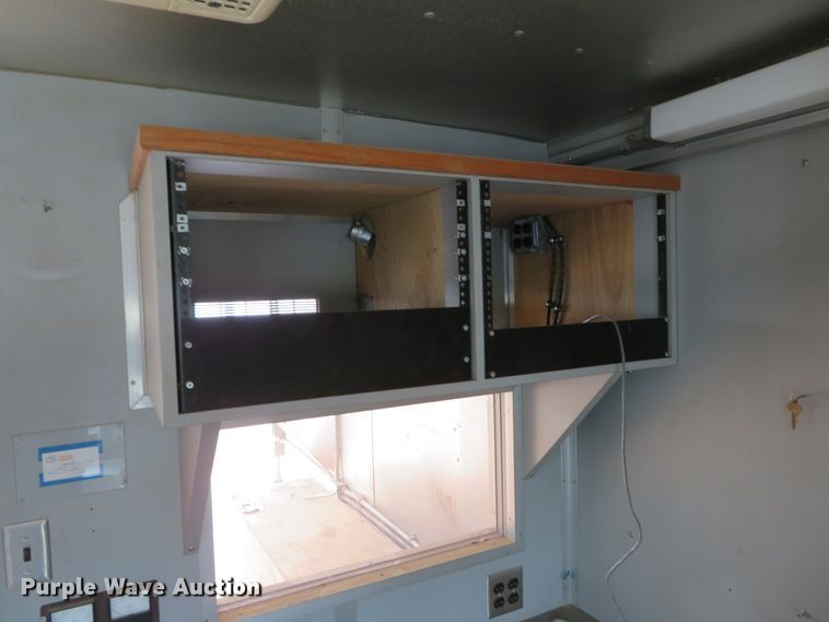 image for item DN5806 2005 Ford E450  delivery truck