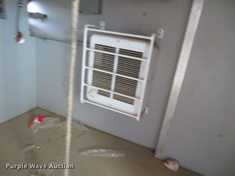 image for item DN5806 2005 Ford E450  delivery truck