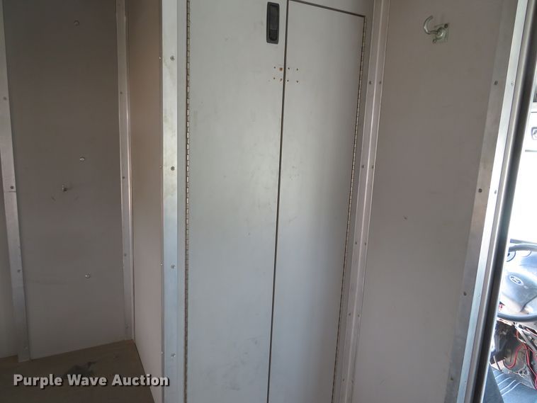 image for item DN5806 2005 Ford E450  delivery truck