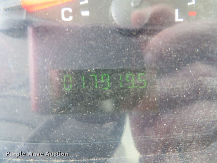 image for item DN5806 2005 Ford E450  delivery truck