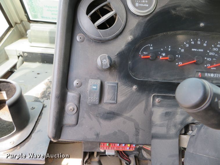 image for item DN5806 2005 Ford E450  delivery truck