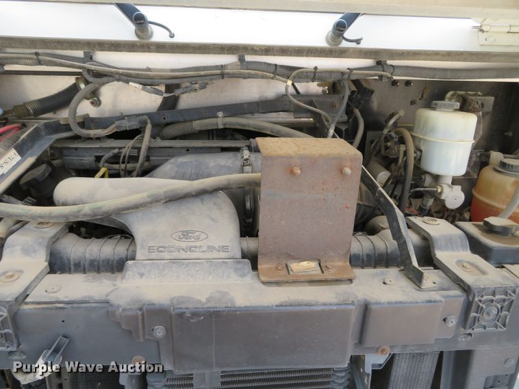 image for item DN5806 2005 Ford E450  delivery truck