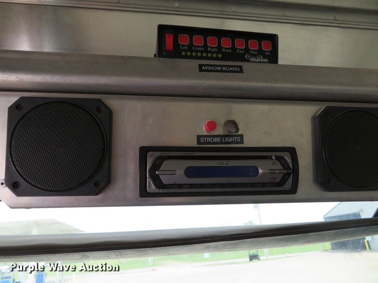 image for item DN5806 2005 Ford E450  delivery truck