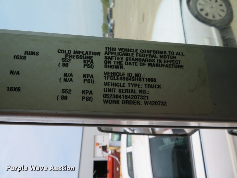 image for item DN5806 2005 Ford E450  delivery truck