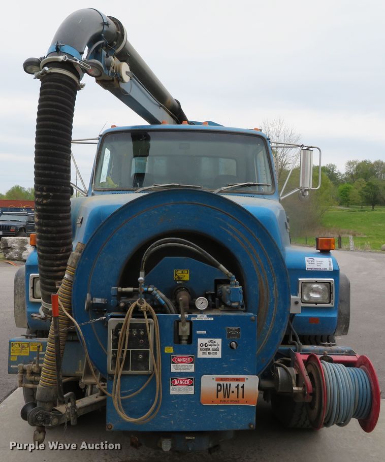 image for item DN5813 1993 Ford LN8000  sewer jetter truck