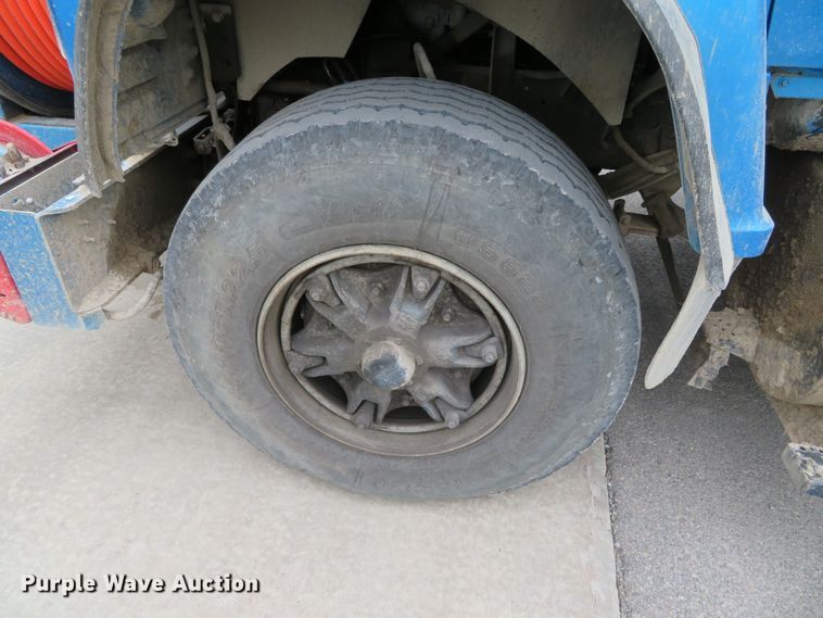 image for item DN5813 1993 Ford LN8000  sewer jetter truck