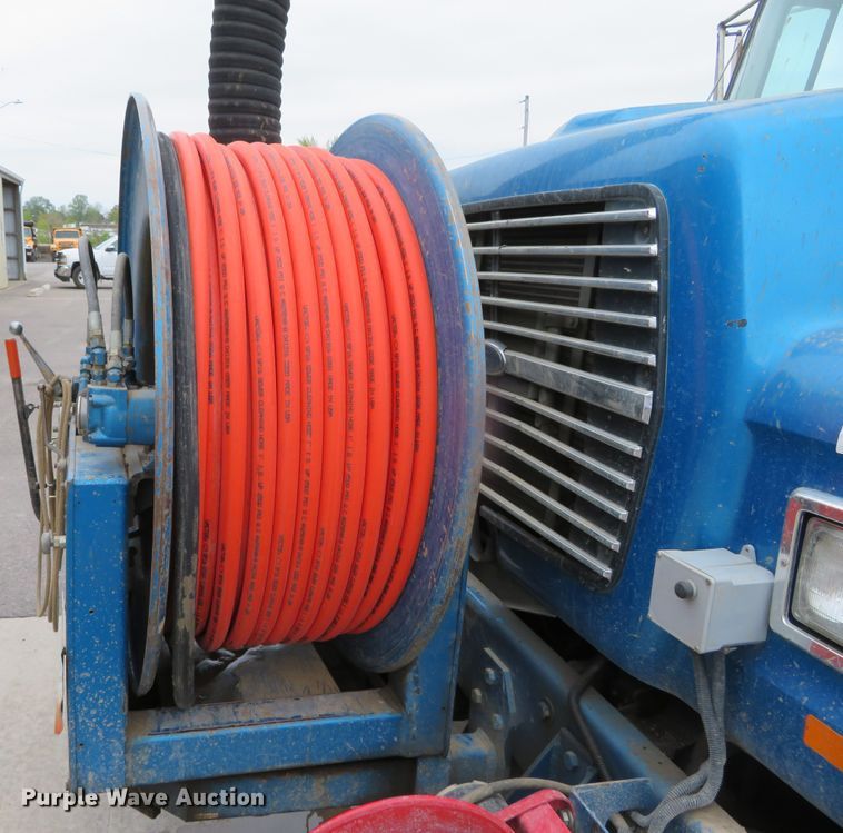 image for item DN5813 1993 Ford LN8000  sewer jetter truck