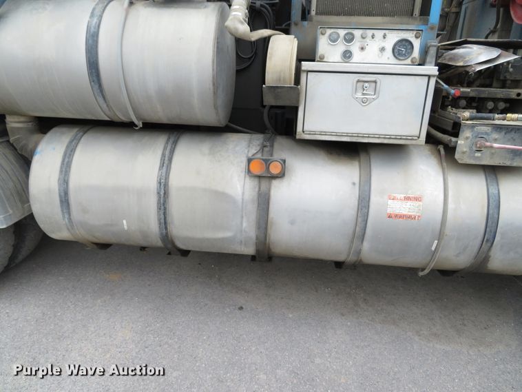 image for item DN5813 1993 Ford LN8000  sewer jetter truck
