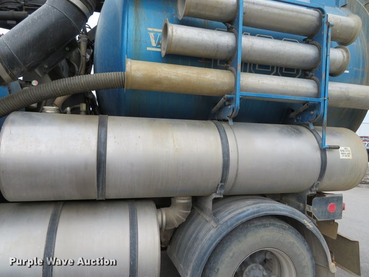 image for item DN5813 1993 Ford LN8000  sewer jetter truck