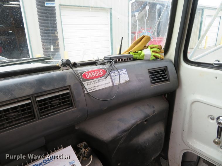 image for item DN5813 1993 Ford LN8000  sewer jetter truck