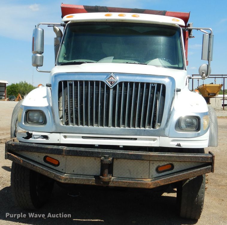 image for item ES9656 2006 International 7600  dump truck