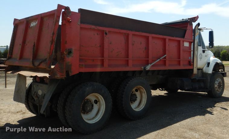 image for item ES9656 2006 International 7600  dump truck