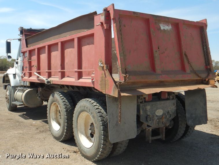 image for item ES9656 2006 International 7600  dump truck