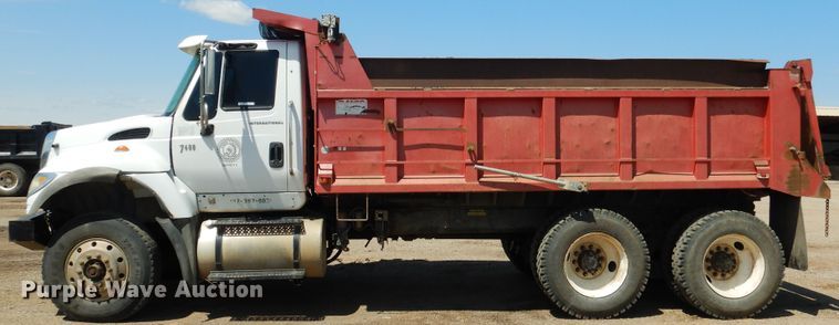 image for item ES9656 2006 International 7600  dump truck
