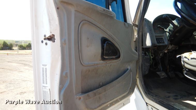 image for item ES9656 2006 International 7600  dump truck