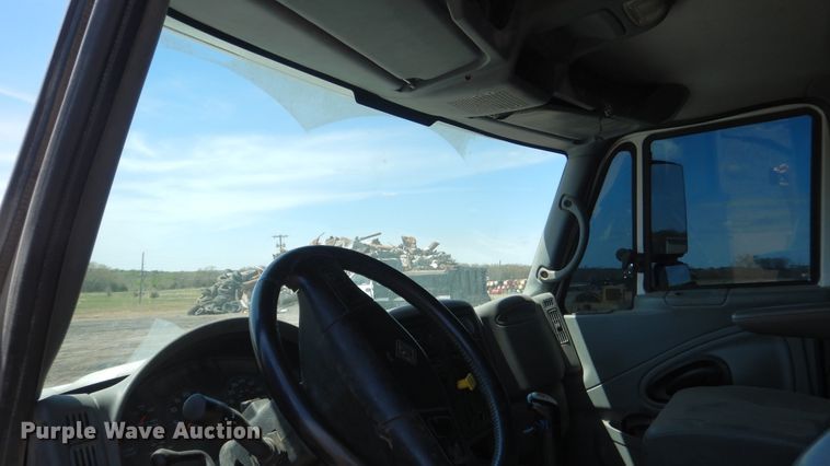 image for item ES9656 2006 International 7600  dump truck